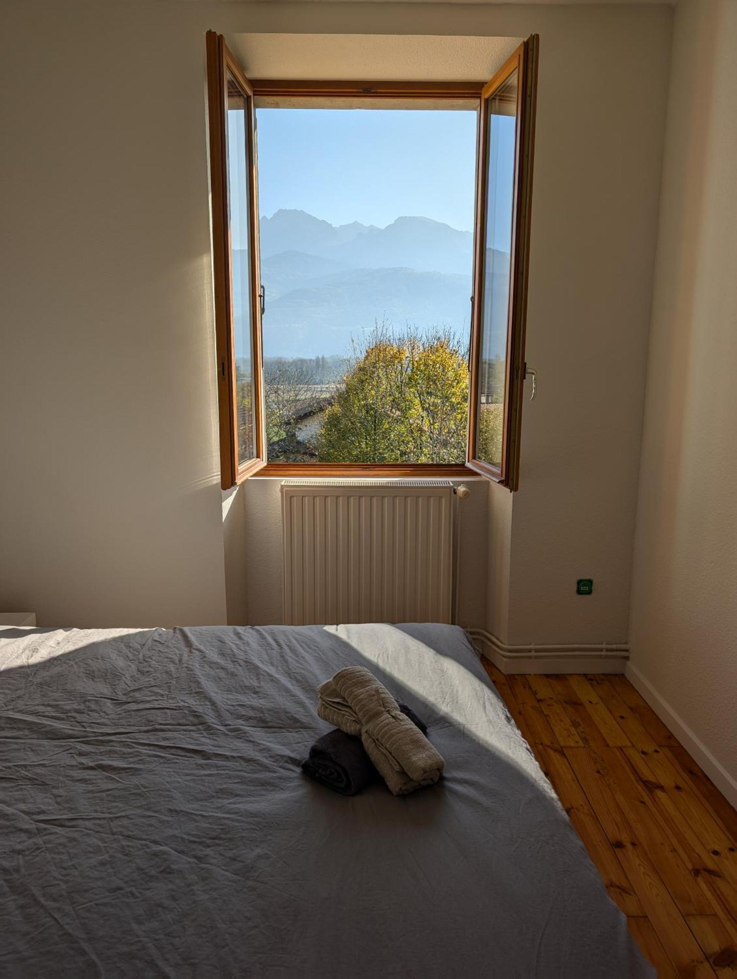 Appart 65M2 Avec 2 Chambres Dans Ferme Renovee - Parking Gratuit - Grande Vue Montagnes Монбонно-Сен-Мартен Экстерьер фото